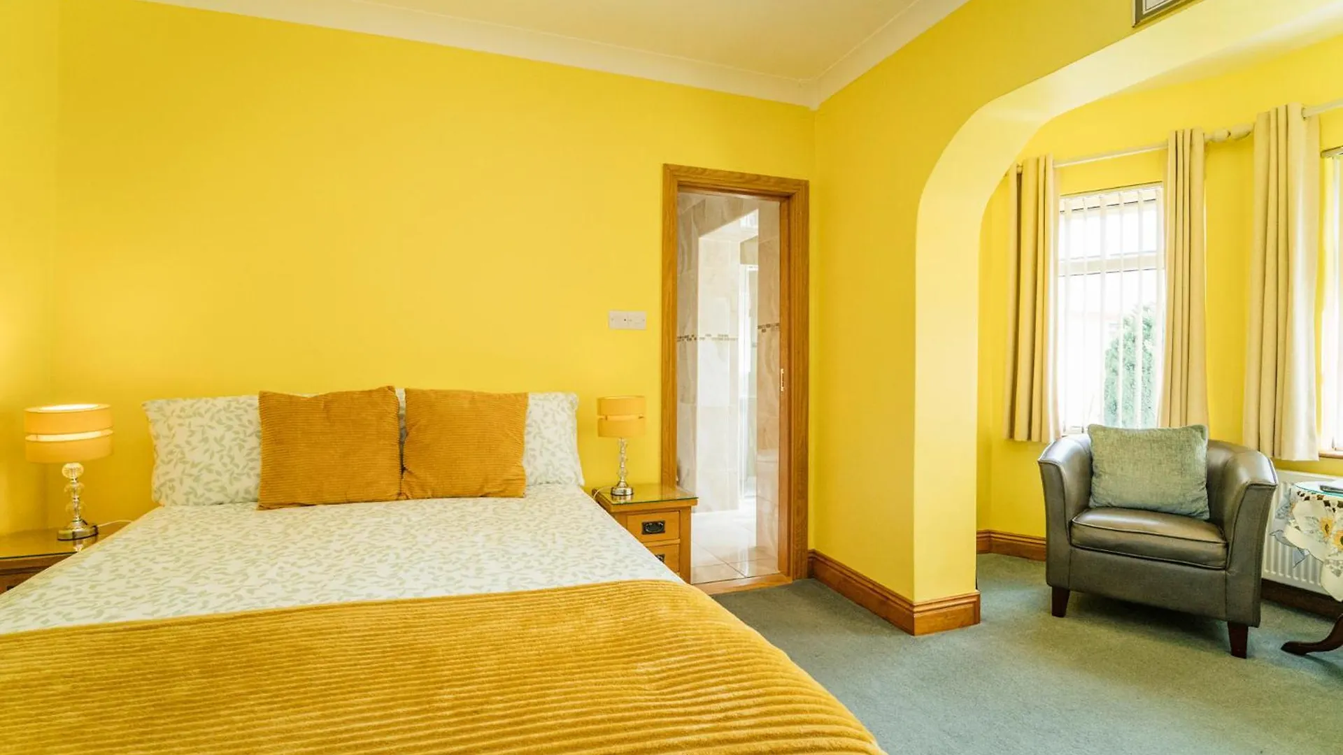 Bertra House B&B Westport Oda ve Kahvaltı
